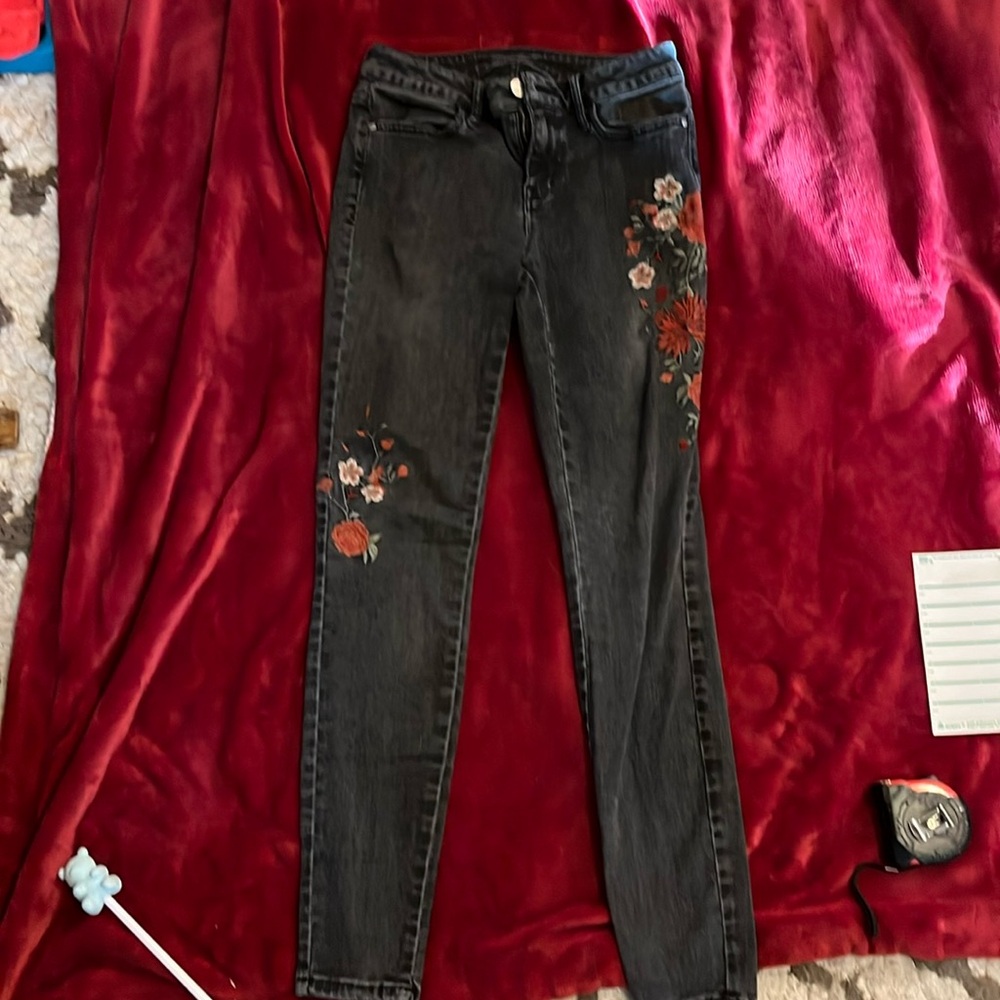 Ana embroidery skinny jeans sz 4